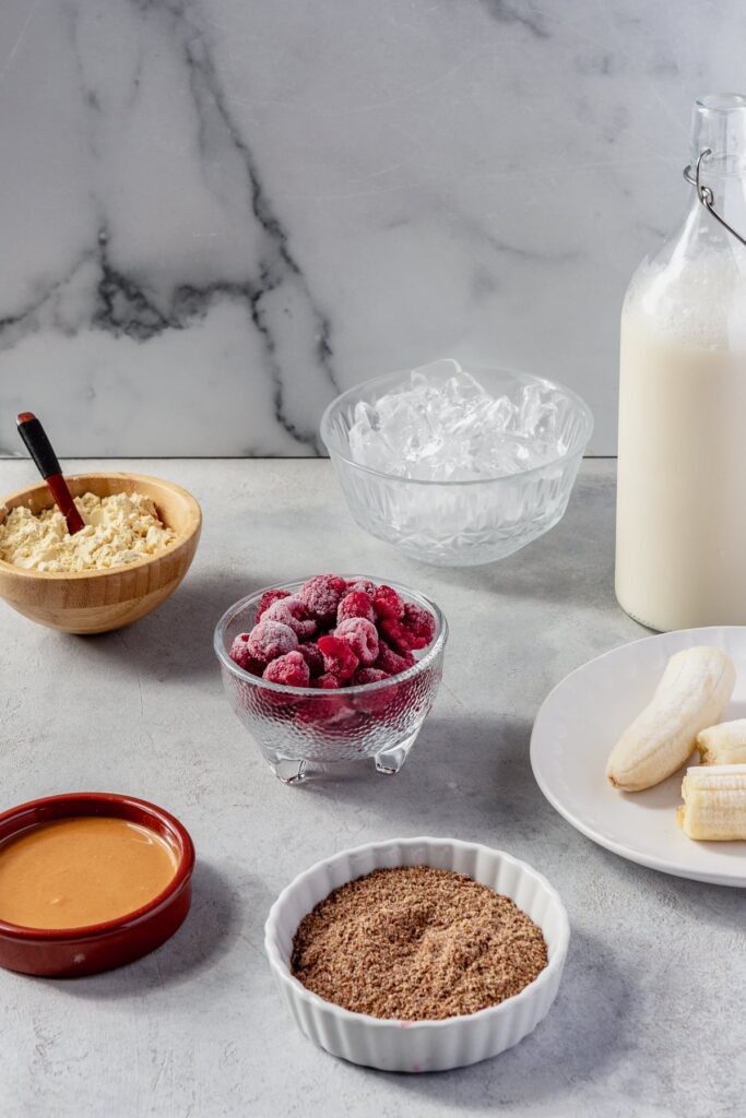 Fıstık Ezmeli Ahududulu Smoothie: Sağlıklı ve Lezzetli Tarif