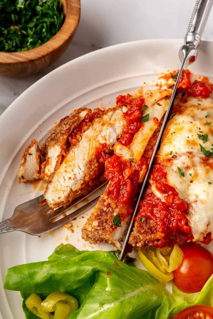Glutensiz Çıtır Tavuk Parmigiana Tarifi: Sağlıklı ve Lezzetli Bir Seçenek