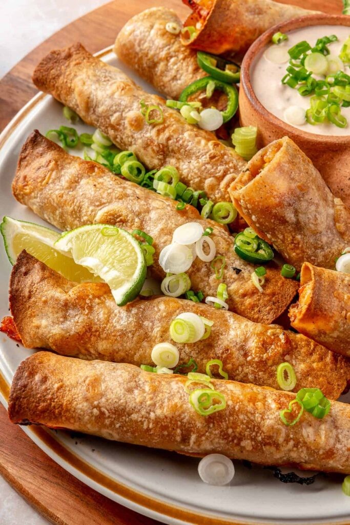 Mangal Tadında Keçi Peynirli Tavuk Taquitos: Lezzetli ve Pratik Tarif